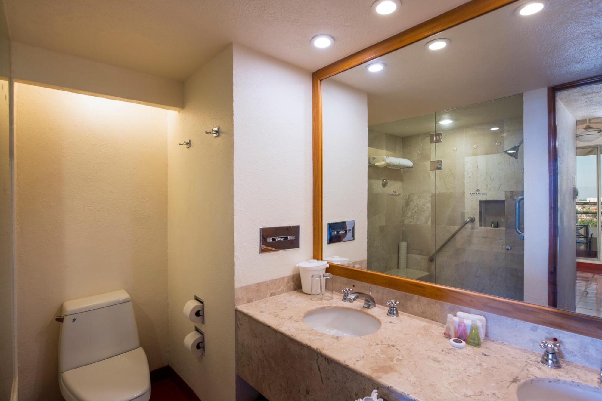 Studio King Jetted Tub,1273594894:JPEG