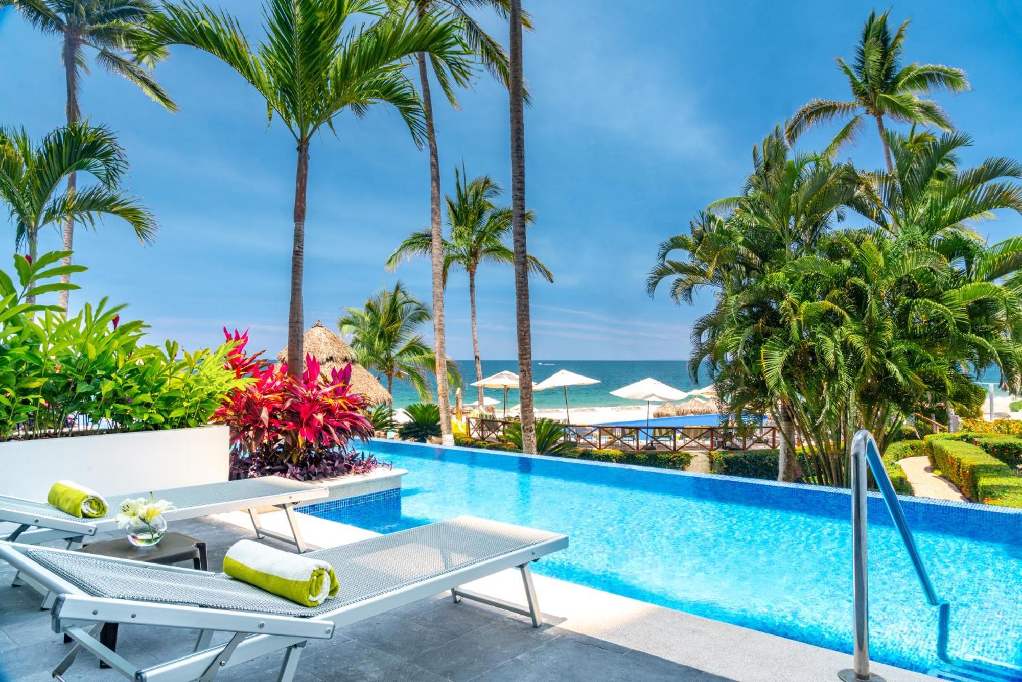 Club Suite Ocean View Swim Up