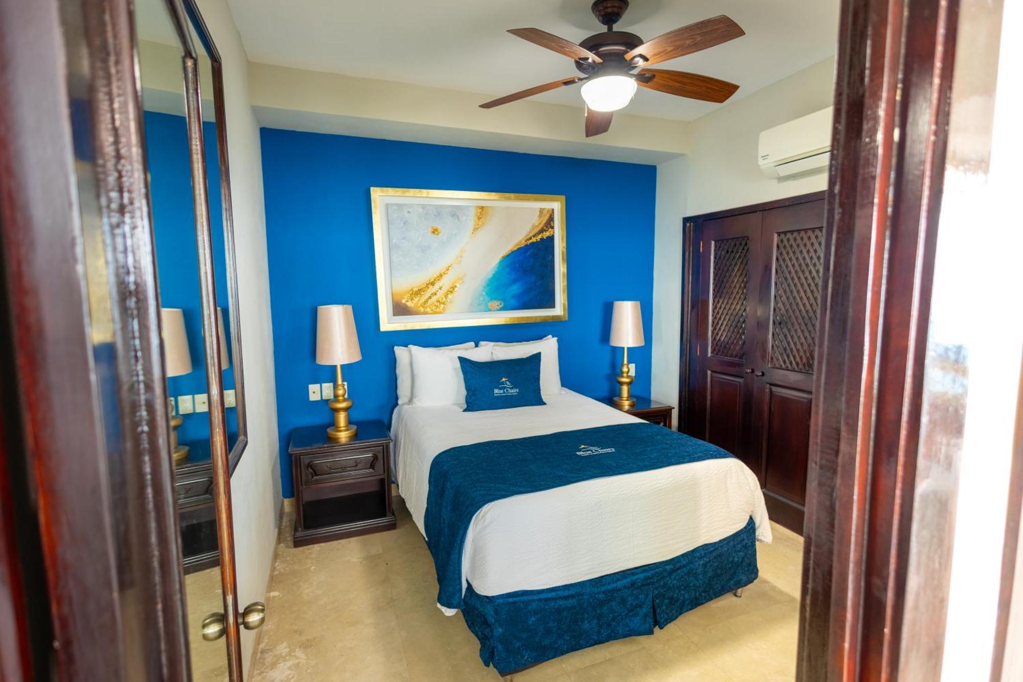 The Penthouse Paradise King Queen Bed