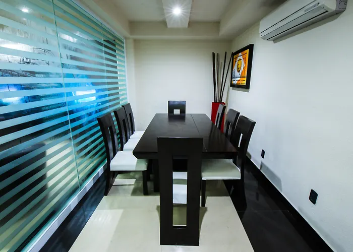 Hoteles en Puerto VallartaPortonovo Plaza Malecon