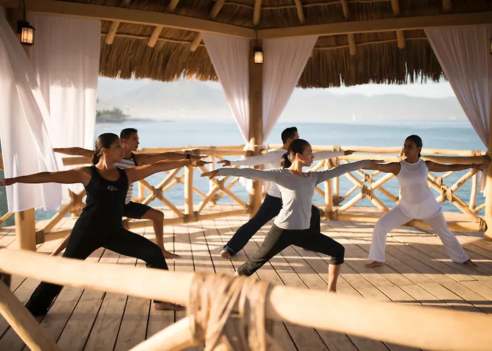 Hoteles en Puerto VallartaCrown Paradise Club All Inclusive