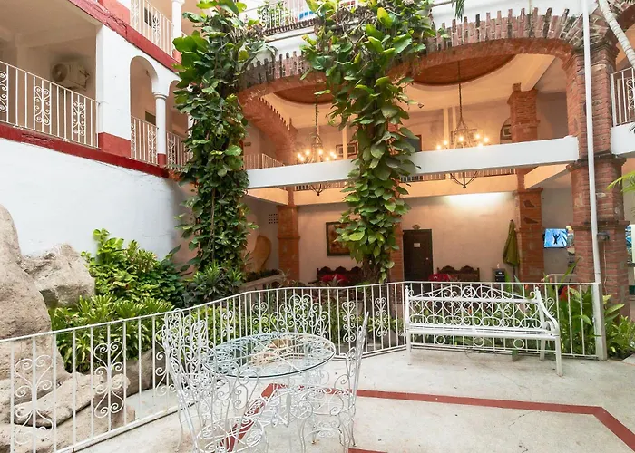 Hoteles en Puerto VallartaEncino Malecón Centro